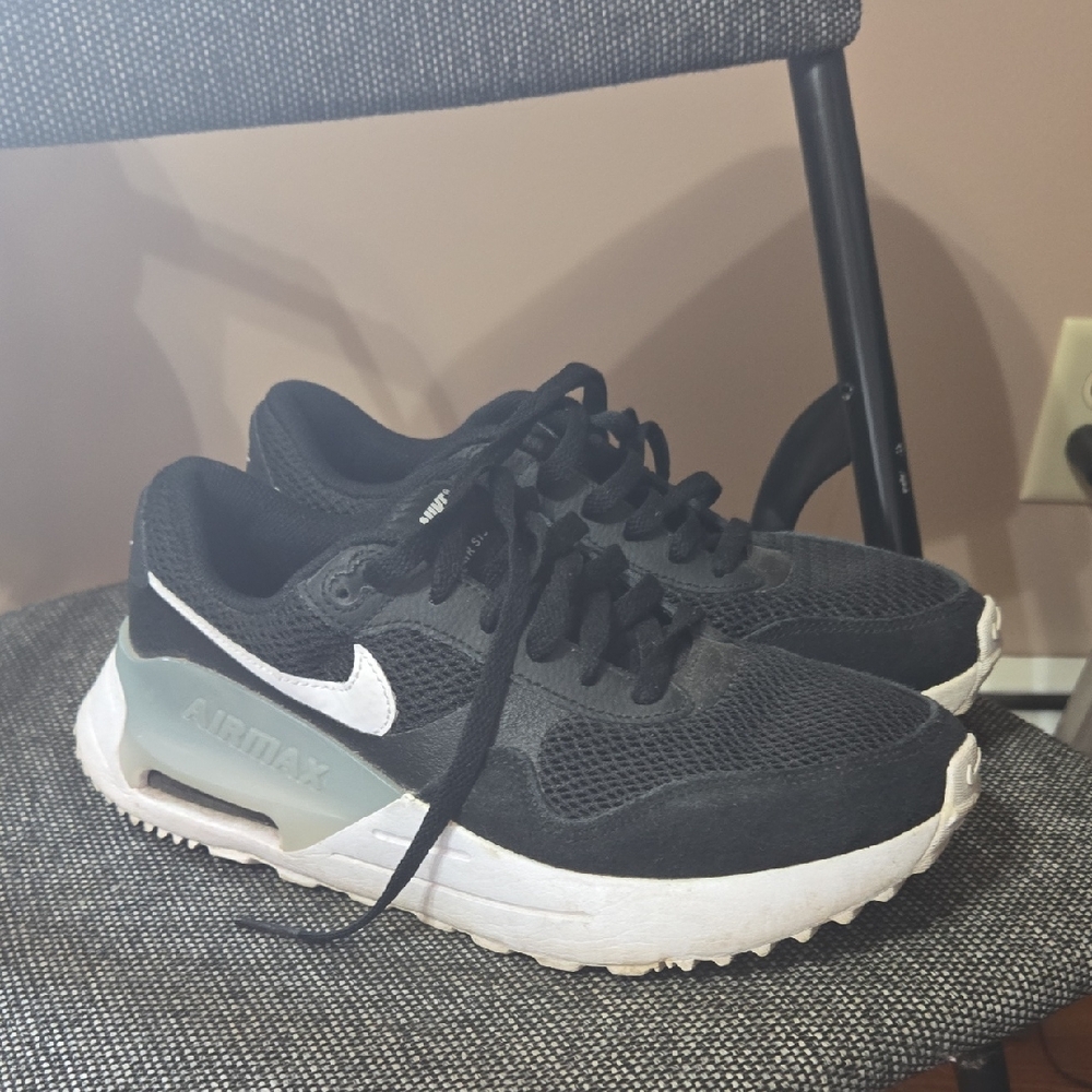 Nike Air Max Black and Gray Sneakers Women's Size 9